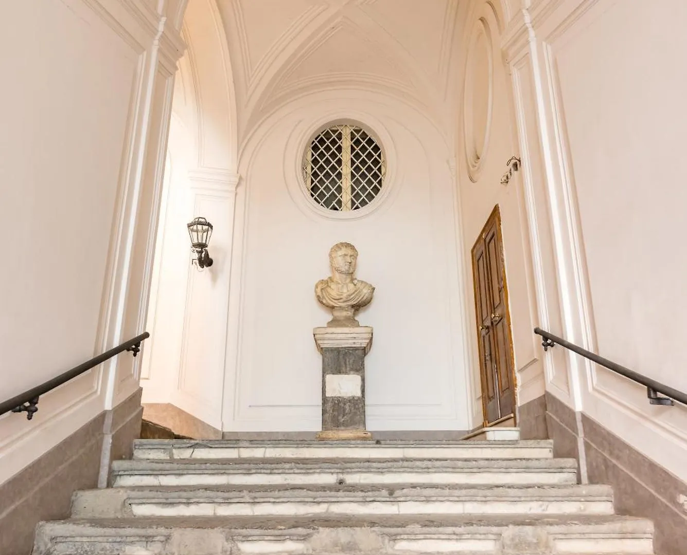 Palazzo Maddaloni Sweet Home By Napoliapartments Italy
