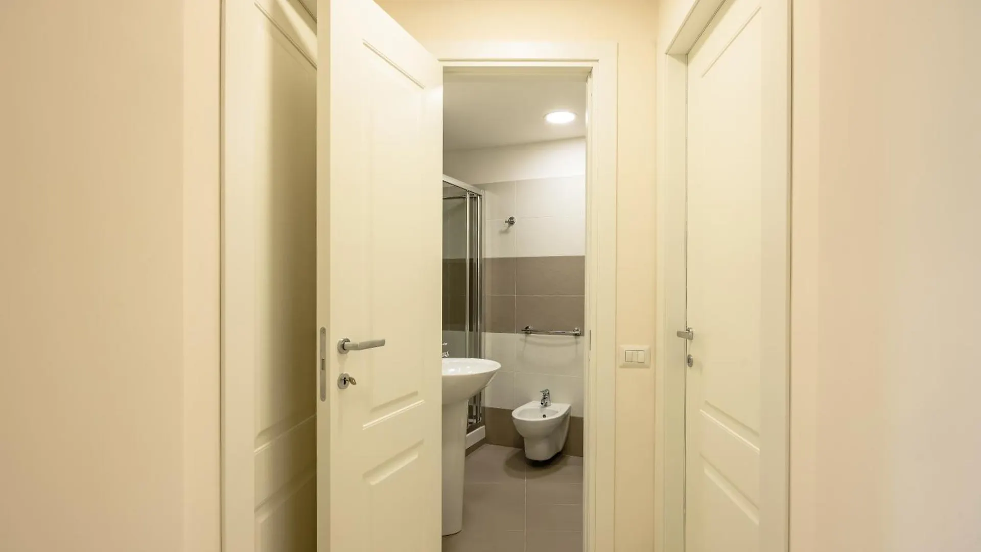Palazzo Maddaloni Sweet Home By Napoliapartments Appartement Napels