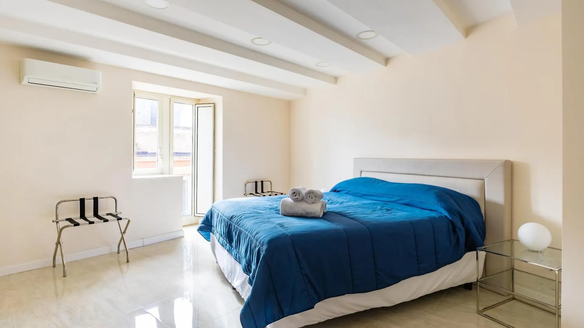Apartment Palazzo Maddaloni Sweet Home By Napoliapartments